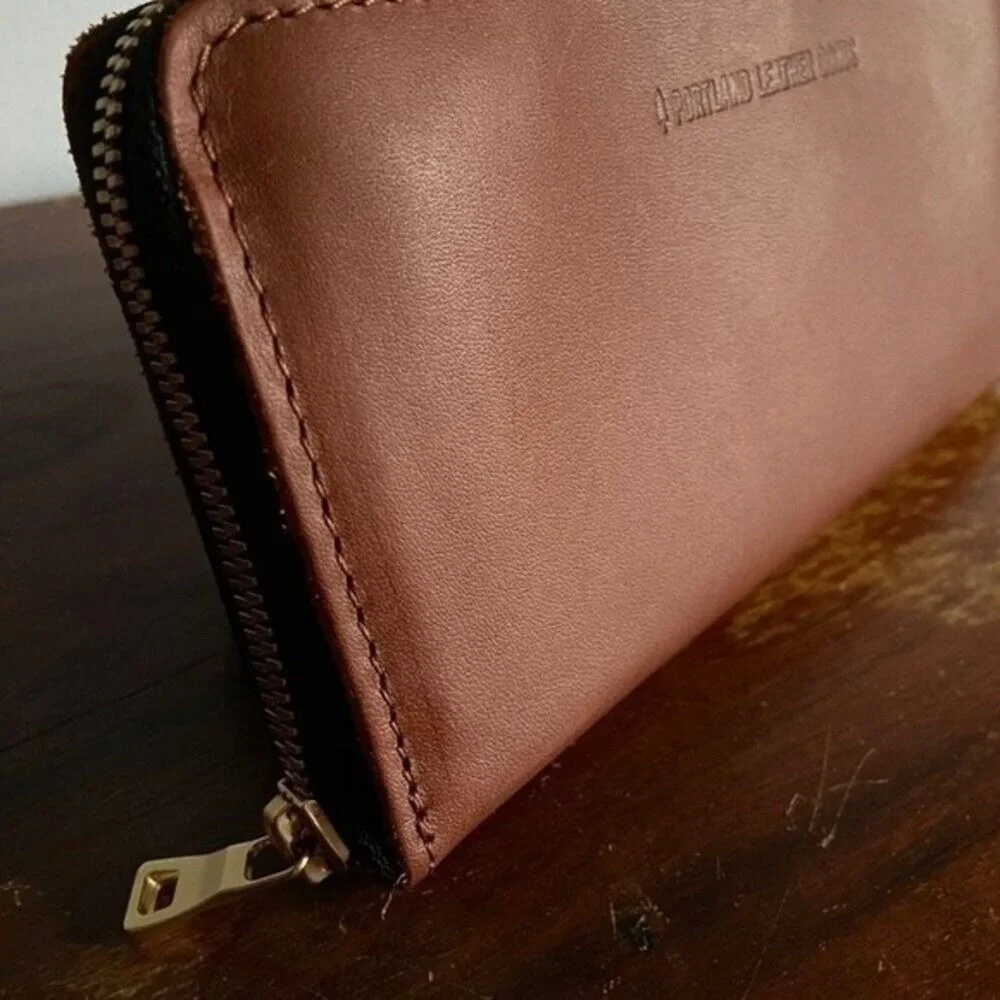 Portland Leather Goods NWOT Honey zip around accordion Large Wallet Compartments